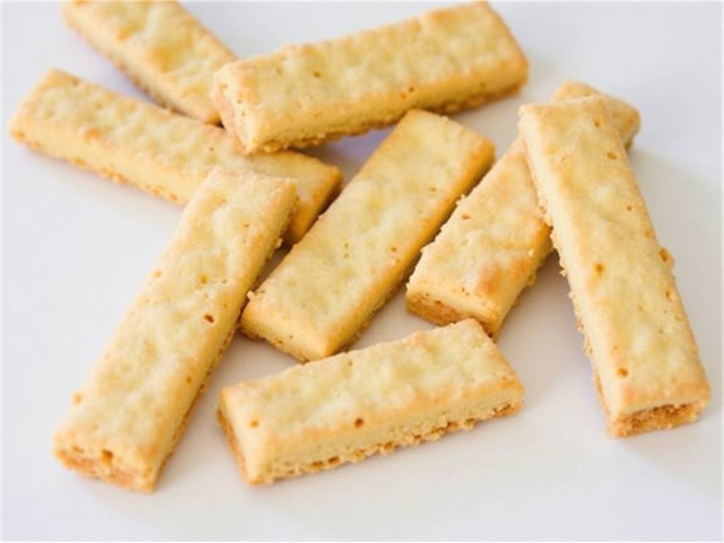 How to Make Cheesecake Cookie Sticks? Crispy Portable Snacks